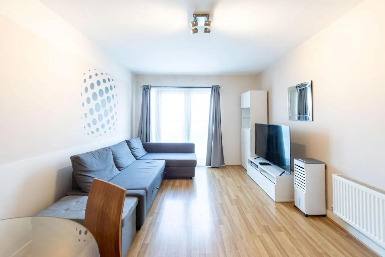 Pass The Keys Cosy 1Bed Apartment Nearby Canary Wharf Londen